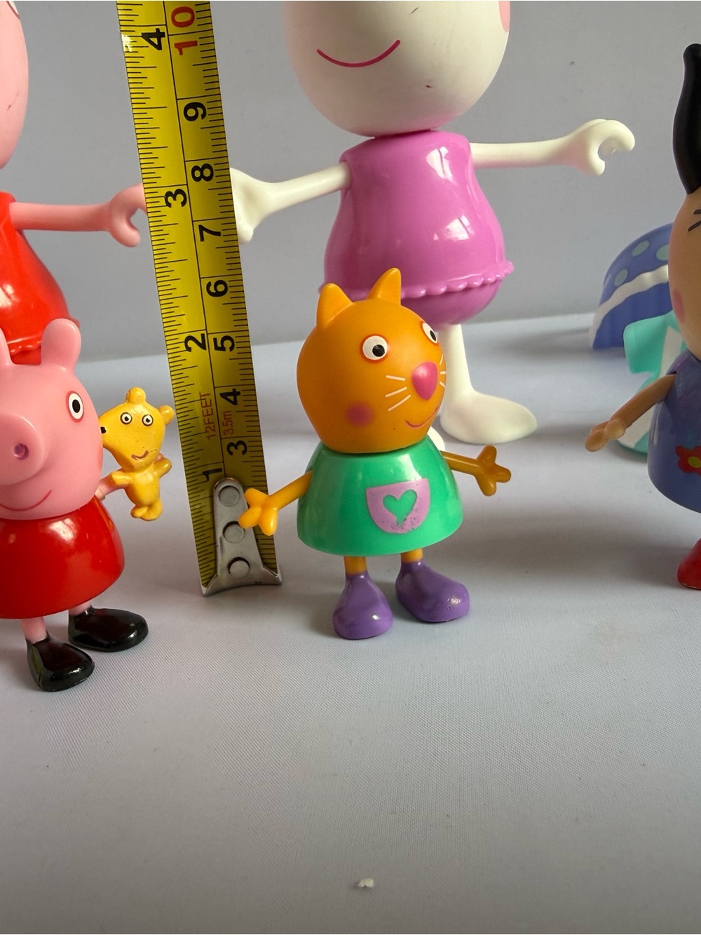 Peppa Pig Lot- Dress Up Peppa & Suzy Dolls w/ Accessories & Mini Figures - Picture 8 of 8